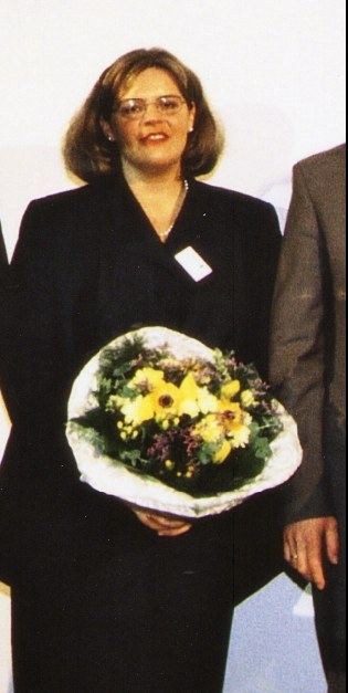 corinna-philippe-kueppers-anfaenge Corinna Philippe-Küppers mit Blumenstrauß, aus den Anfangsjahren