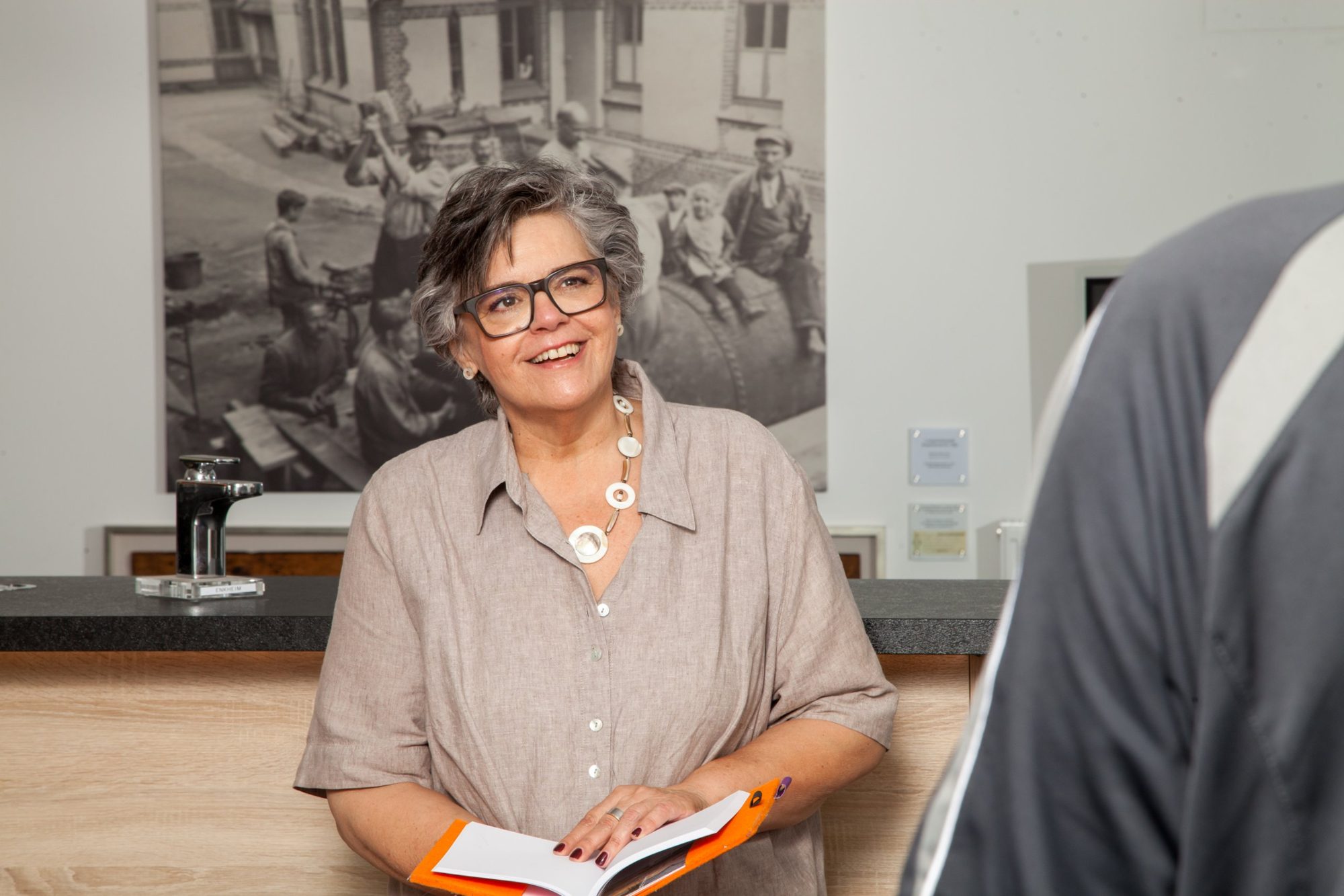 Kundengespräch Corinna Philippe-Küppers im Gespräch mit einem Kunden