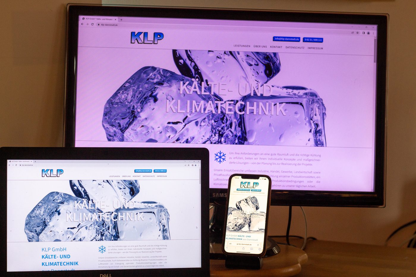 Website eines Betriebs für Kälte- und Klimatechnik auf Bildschirm, Tablet und Handy Website eines Betriebs für Kälte- und Klimatechnik auf Bildschirm, Tablet und Handy